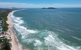 Condomínio de frente para o mar em Morro das Pedras - FTSs